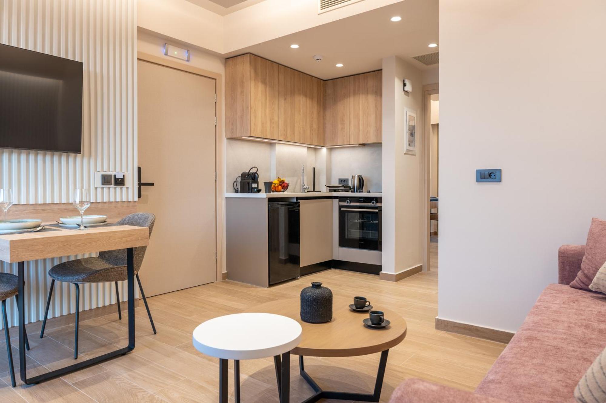 Esthisea Suites Kalamata Esterno foto
